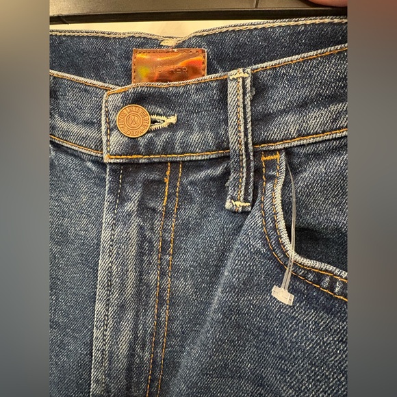MOTHER The Hustler Fray Jeans in Truth and Consequences Wash NWOT Size 28/6 CROP - Picture 4 of 6